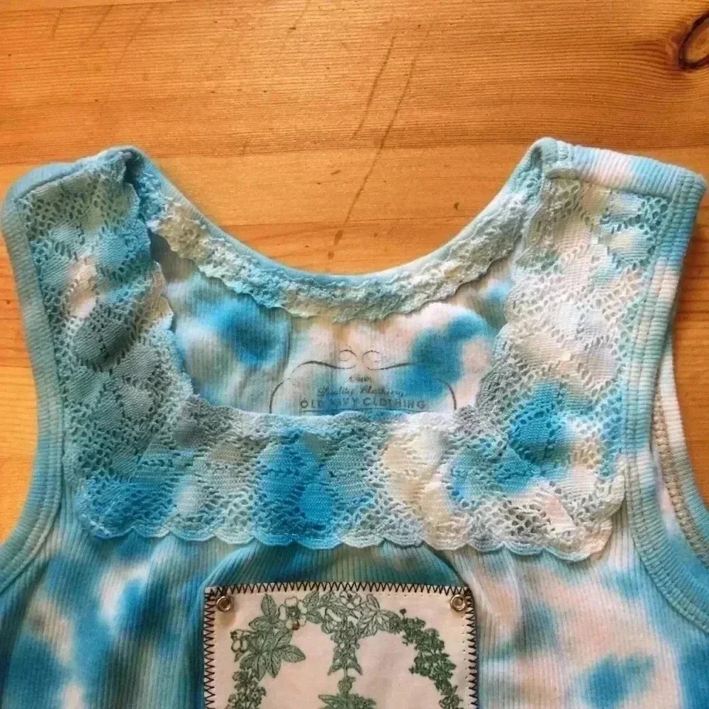Peace tie dyed tank top girls M lace Boho